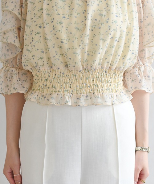MISCH MASCH(ミッシュマッシュ)の「2026春夏新作 フラワーシャーリングブラウス(シャツ/ブラウス・レディース・ホワイト/イエロー/ブルー・フリ-)」の14枚目の写真
