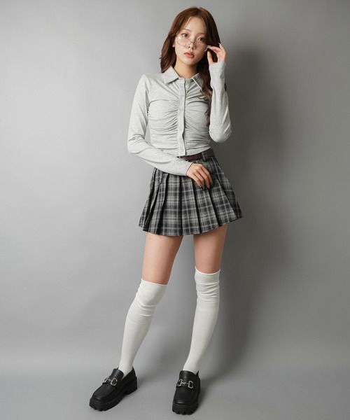 SPINNS（スピンズ）の「さっと着るだけ、ウエストラインまで計算済みの美シルエットトップス（シャツ/ブラウス・レディース・ネイビー/オフホワイト/グレー・ONESIZE）」の10枚目の写真