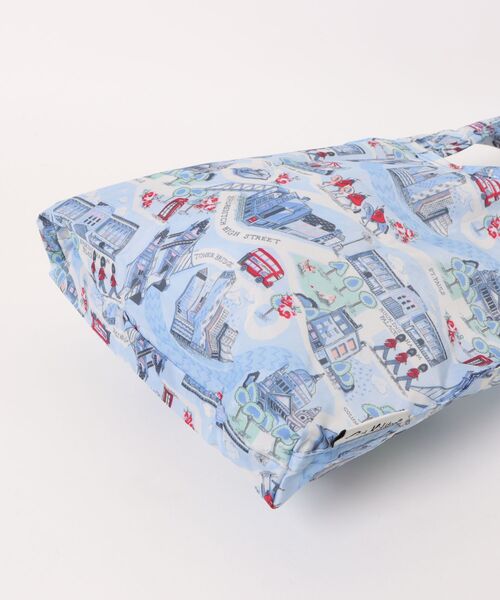 Cath Kidston(キャスキッドソン)の「ミニ フォルダウェイ ショッパー London Town(エコバッグ/サブバッグ・レディース・ブルー・FREE)」の5枚目の写真