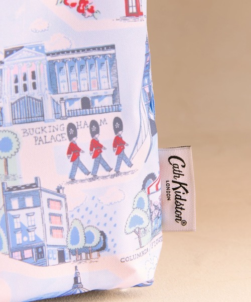 Cath Kidston(キャスキッドソン)の「ミニ フォルダウェイ ショッパー London Town(エコバッグ/サブバッグ・レディース・ブルー・FREE)」の3枚目の写真