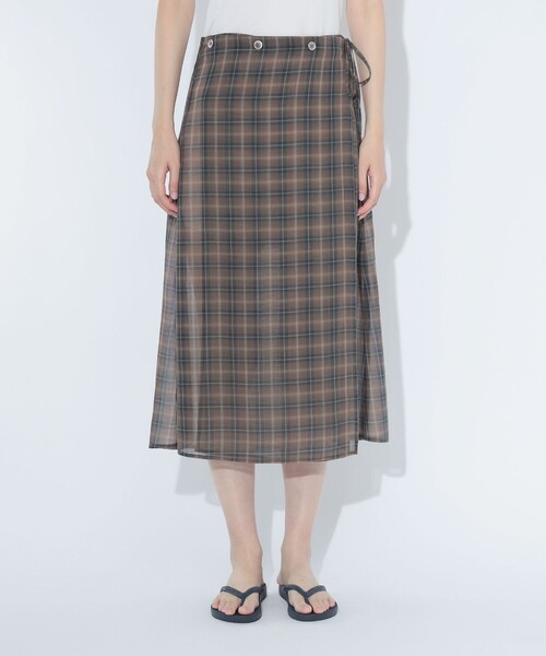 BEAMS BOY（ビームスボーイ）の「maturely / ボイル チェック ラップ スカート（スカート・レディース・ピンク/ブラウン・ONE SIZE）」の21枚目の写真