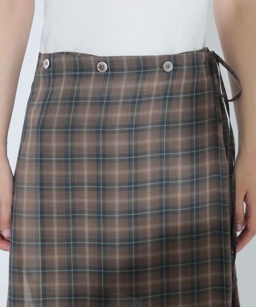 BEAMS BOY（ビームスボーイ）の「maturely / ボイル チェック ラップ スカート（スカート・レディース・ピンク/ブラウン・ONE SIZE）」の18枚目の写真