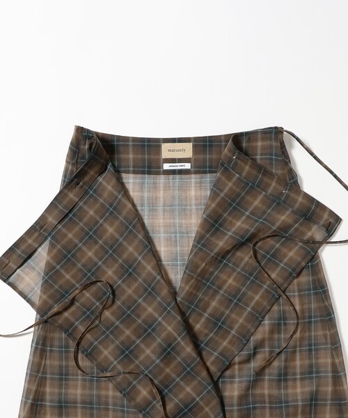BEAMS BOY（ビームスボーイ）の「maturely / ボイル チェック ラップ スカート（スカート・レディース・ピンク/ブラウン・ONE SIZE）」の9枚目の写真