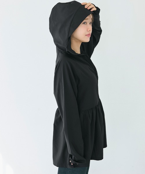 coca(coca)(コカ)の「UVカットティアードパーカー(パーカー・レディース・ブラック/アイボリー/ライトベージュ/ライトブルー・L/M/S)」の8枚目の写真