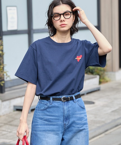 PENNEYS(ぺニーズ)の「PENNEYS/ペニーズ 別注 THE FOX ロゴ ハートワッペン刺繍 オーバーサイズ 半袖Tシャツ(Tシャツ/カットソー・レディース・ホワイト系/ブラック/オフホワイト/ブラック系/オートミール/ネイビー・L/M)」の17枚目の写真