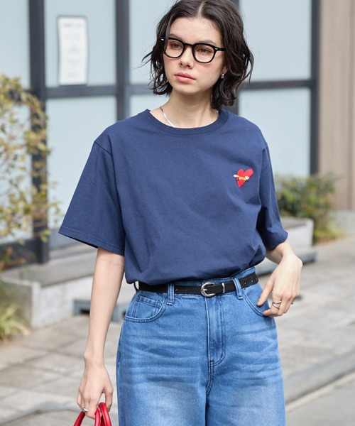 PENNEYS(ぺニーズ)の「PENNEYS/ペニーズ 別注 THE FOX ロゴ ハートワッペン刺繍 オーバーサイズ 半袖Tシャツ(Tシャツ/カットソー・レディース・ホワイト系/ブラック/オフホワイト/ブラック系/オートミール/ネイビー・L/M)」の20枚目の写真