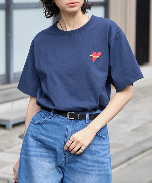 PENNEYS(ぺニーズ)の「PENNEYS/ペニーズ 別注 THE FOX ロゴ ハートワッペン刺繍 オーバーサイズ 半袖Tシャツ(Tシャツ/カットソー・レディース・ホワイト系/ブラック/オフホワイト/ブラック系/オートミール/ネイビー・L/M)」の21枚目の写真