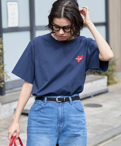 PENNEYS(ぺニーズ)の「PENNEYS/ペニーズ 別注 THE FOX ロゴ ハートワッペン刺繍 オーバーサイズ 半袖Tシャツ(Tシャツ/カットソー・レディース・ホワイト系/ブラック/オフホワイト/ブラック系/オートミール/ネイビー・L/M)」の22枚目の写真