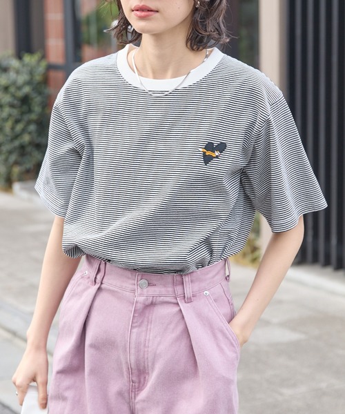 PENNEYS(ぺニーズ)の「PENNEYS/ペニーズ 別注 THE FOX ロゴ ハートワッペン刺繍 オーバーサイズ 半袖Tシャツ(Tシャツ/カットソー・レディース・ホワイト系/ブラック/オフホワイト/ブラック系/オートミール/ネイビー・L/M)」の8枚目の写真