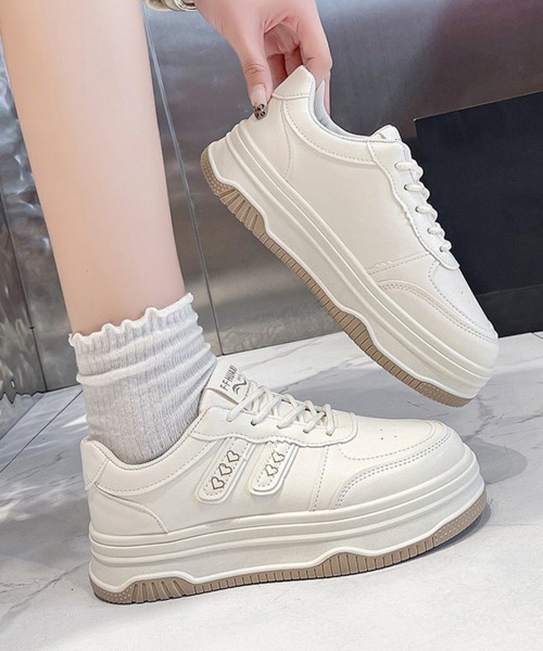 Miniministore(ミニミニストア)の「厚底スニーカー ローカット 美脚シューズ(スニーカー・レディース・オフホワイト・22.5cm/23.0cm/23.5cm/24.0cm/24.5cm)」の1枚目の写真