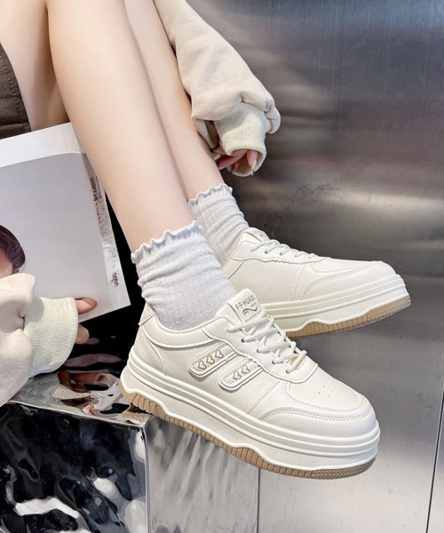 Miniministore(ミニミニストア)の「厚底スニーカー ローカット 美脚シューズ(スニーカー・レディース・オフホワイト・22.5cm/23.0cm/23.5cm/24.0cm/24.5cm)」の5枚目の写真