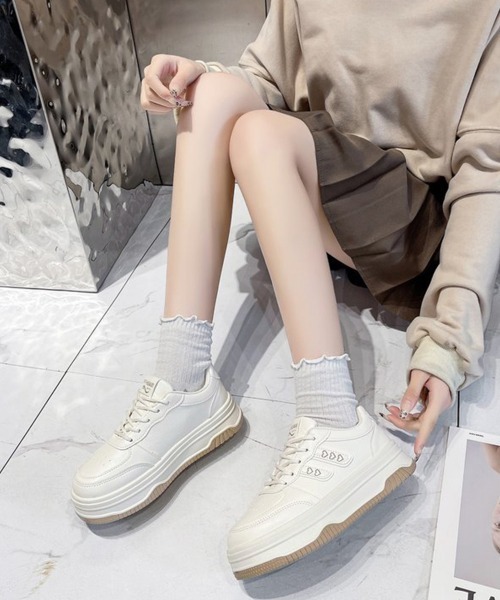 Miniministore(ミニミニストア)の「厚底スニーカー ローカット 美脚シューズ(スニーカー・レディース・オフホワイト・22.5cm/23.0cm/23.5cm/24.0cm/24.5cm)」の6枚目の写真
