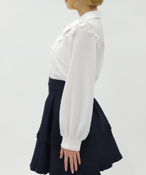 axes femme POETIQUE（アクシーズファムポエティック）の「リボンジャボ付きブラウス（シャツ/ブラウス・レディース・サックスブルー/ブラック/ホワイト・MEDIUM）」の5枚目の写真