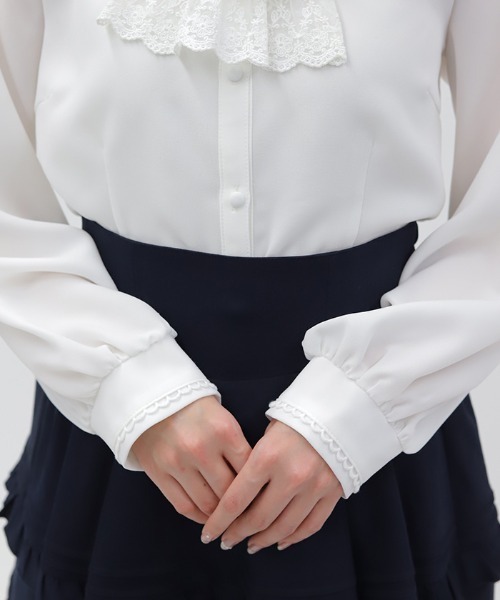 axes femme POETIQUE（アクシーズファムポエティック）の「リボンジャボ付きブラウス（シャツ/ブラウス・レディース・サックスブルー/ブラック/ホワイト・MEDIUM）」の7枚目の写真