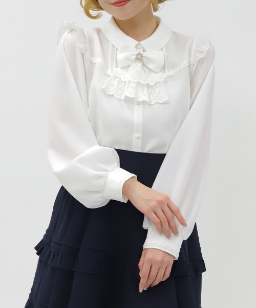 axes femme POETIQUE（アクシーズファムポエティック）の「リボンジャボ付きブラウス（シャツ/ブラウス・レディース・サックスブルー/ブラック/ホワイト・MEDIUM）」の4枚目の写真