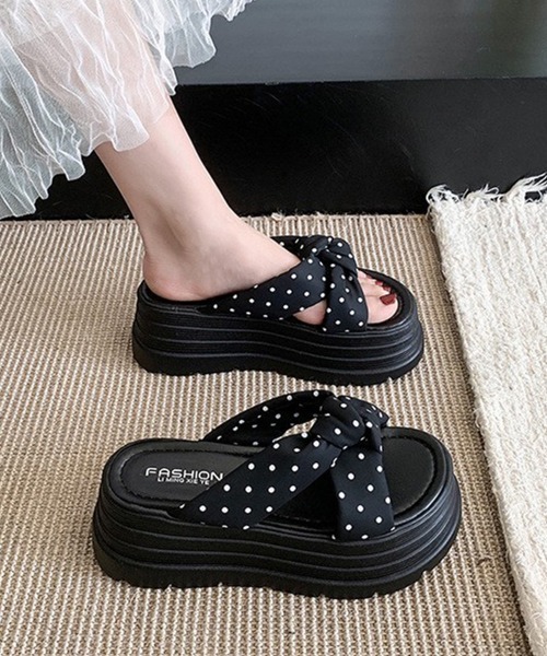 Miniministore(ミニミニストア)の「ドット柄リボン厚底サンダルレディース美脚(サンダル・レディース・ブラック/アイボリー/ピンク/ホワイト/イエロー・23.5cm/22.5cm/24.0cm/23.0cm/24.5cm)」の3枚目の写真