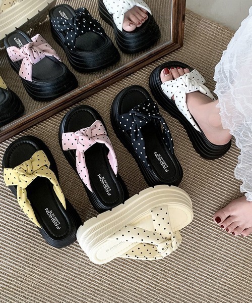 Miniministore(ミニミニストア)の「ドット柄リボン厚底サンダルレディース美脚(サンダル・レディース・ブラック/アイボリー/ピンク/ホワイト/イエロー・23.5cm/22.5cm/24.0cm/23.0cm/24.5cm)」の6枚目の写真