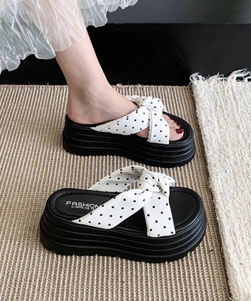Miniministore(ミニミニストア)の「ドット柄リボン厚底サンダルレディース美脚(サンダル・レディース・ブラック/アイボリー/ピンク/ホワイト/イエロー・23.5cm/22.5cm/24.0cm/23.0cm/24.5cm)」の11枚目の写真