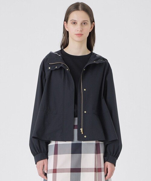 BLUE LABEL CRESTBRIDGE（ブルーレーベルクレストブリッジ）の「【はっ水】ライトウェザーマウンテンパーカー（マウンテンパーカー・レディース・ブルー/ダークネイビー・36/38）」の2枚目の写真