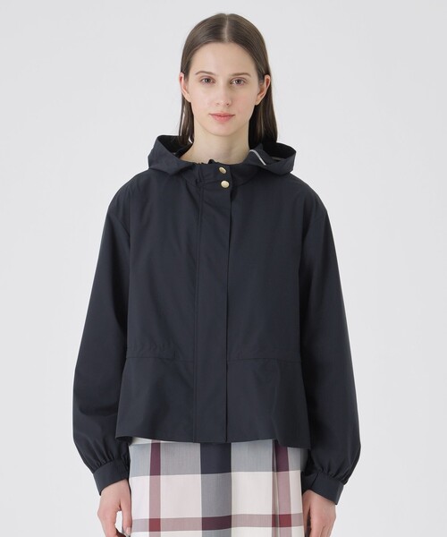 BLUE LABEL CRESTBRIDGE（ブルーレーベルクレストブリッジ）の「【はっ水】ライトウェザーマウンテンパーカー（マウンテンパーカー・レディース・ブルー/ダークネイビー・36/38）」の11枚目の写真