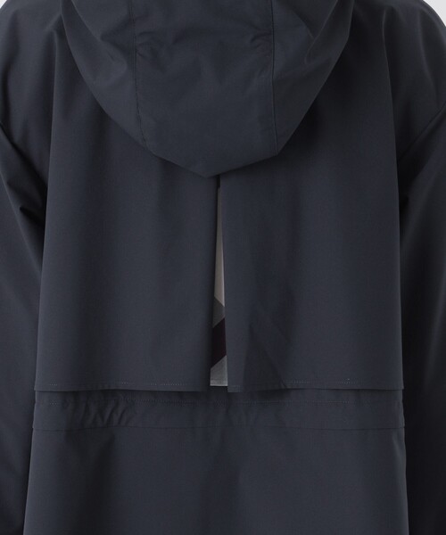 BLUE LABEL CRESTBRIDGE（ブルーレーベルクレストブリッジ）の「【はっ水】ライトウェザーマウンテンパーカー（マウンテンパーカー・レディース・ブルー/ダークネイビー・36/38）」の14枚目の写真