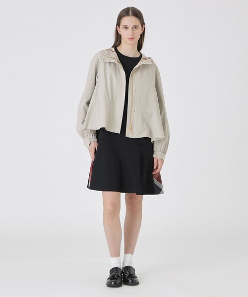 BLUE LABEL CRESTBRIDGE（ブルーレーベルクレストブリッジ）の「【はっ水】ライトウェザーマウンテンパーカー（マウンテンパーカー・レディース・ブルー/ダークネイビー・36/38）」の17枚目の写真