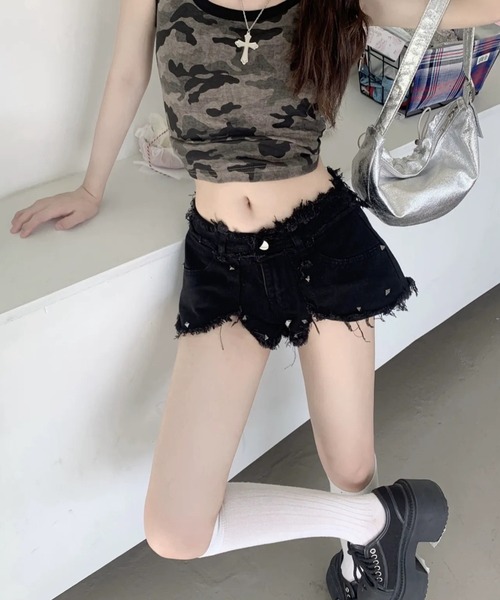 lilful(リルフル)の「フリンジデザイン スタッズ デニムショートパンツ(デニムパンツ・レディース・ブラック・S/M)」の12枚目の写真