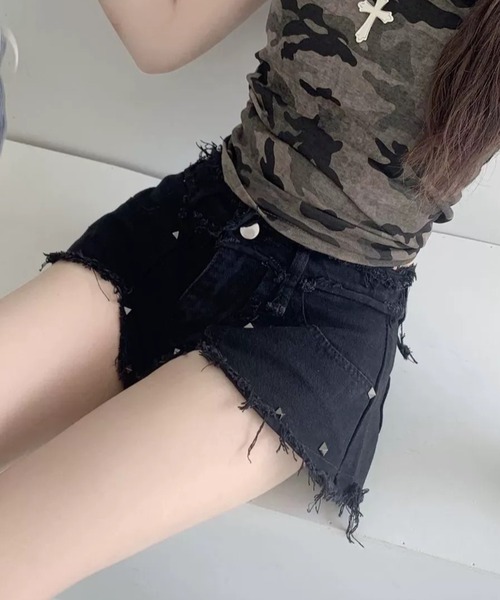 lilful(リルフル)の「フリンジデザイン スタッズ デニムショートパンツ(デニムパンツ・レディース・ブラック・S/M)」の8枚目の写真