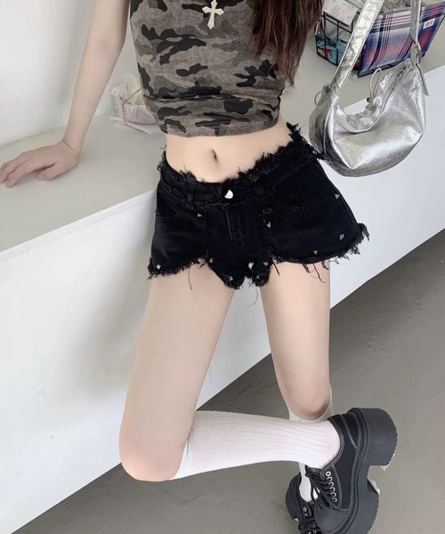 lilful(リルフル)の「フリンジデザイン スタッズ デニムショートパンツ(デニムパンツ・レディース・ブラック・S/M)」の10枚目の写真