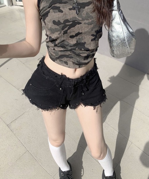 lilful(リルフル)の「フリンジデザイン スタッズ デニムショートパンツ(デニムパンツ・レディース・ブラック・S/M)」の18枚目の写真