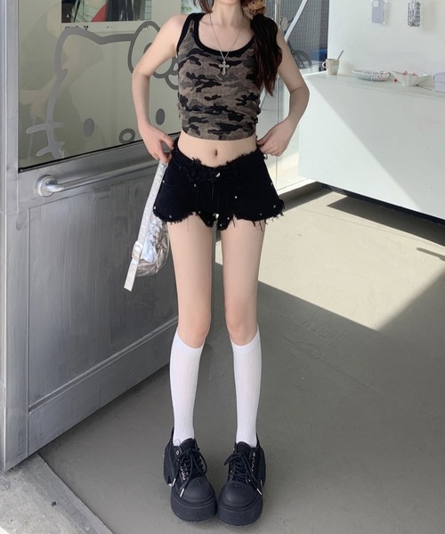 lilful(リルフル)の「フリンジデザイン スタッズ デニムショートパンツ(デニムパンツ・レディース・ブラック・S/M)」の19枚目の写真