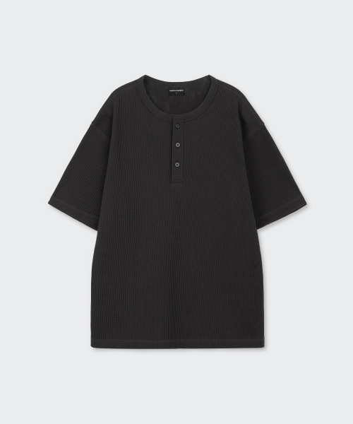 MUSINSA STANDARD（ムシンサスタンダード）の「ワッフルヘンリーネックTシャツ[ダークグレー]（Tシャツ/カットソー・メンズ・その他・2XL/3XL/SMALL/MEDIUM/LARGE/X-LARGE）」の5枚目の写真