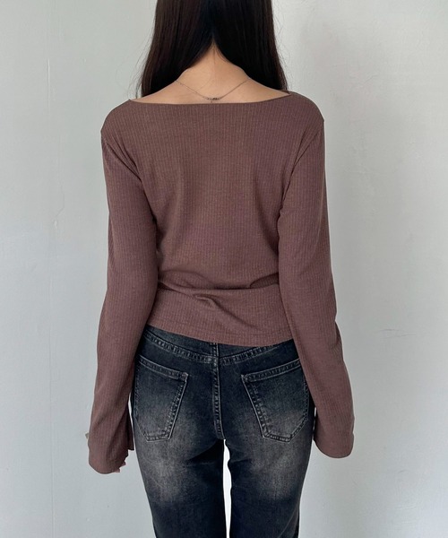 archives(アルシーヴ)の「【ONかわ】2wayアシメボタンカットTOPS(Tシャツ/カットソー・レディース・チャコールグレー/ブラック/ネイビー/イエロー/モカ・MEDIUM)」の17枚目の写真