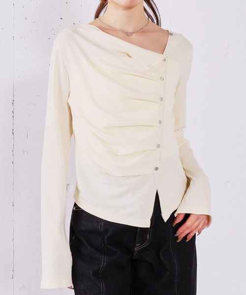 archives(アルシーヴ)の「【ONかわ】2wayアシメボタンカットTOPS(Tシャツ/カットソー・レディース・チャコールグレー/ブラック/ネイビー/イエロー/モカ・MEDIUM)」の22枚目の写真