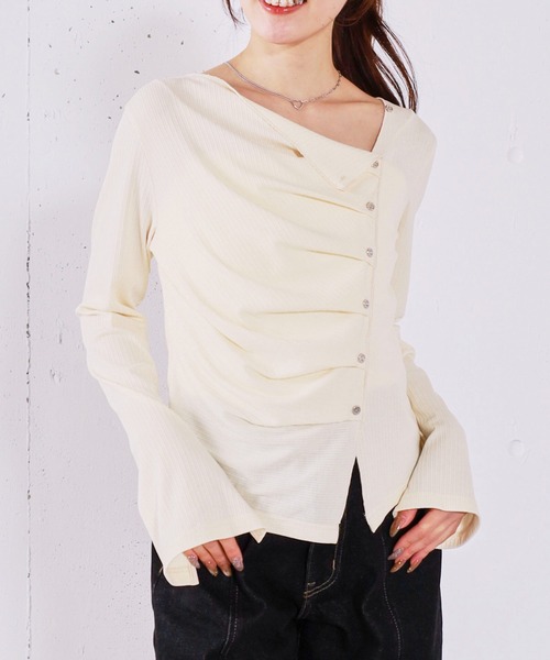 archives(アルシーヴ)の「【ONかわ】2wayアシメボタンカットTOPS(Tシャツ/カットソー・レディース・チャコールグレー/ブラック/ネイビー/イエロー/モカ・MEDIUM)」の21枚目の写真