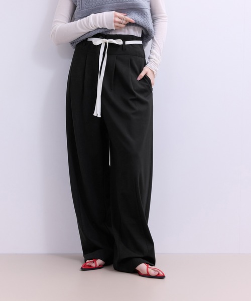 ADAM ET ROPE'（アダムエロペ）の「【WEB限定】ハイウエストカーブパンツ（その他パンツ・レディース・オフホワイト/ブラック/キャメル・34/36/38）」の3枚目の写真