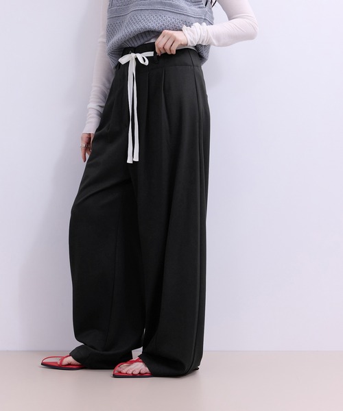 ADAM ET ROPE'（アダムエロペ）の「【WEB限定】ハイウエストカーブパンツ（その他パンツ・レディース・オフホワイト/ブラック/キャメル・34/36/38）」の10枚目の写真