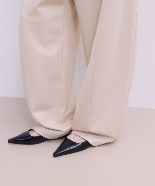 ADAM ET ROPE'（アダムエロペ）の「【WEB限定】ハイウエストカーブパンツ（その他パンツ・レディース・オフホワイト/ブラック/キャメル・34/36/38）」の16枚目の写真