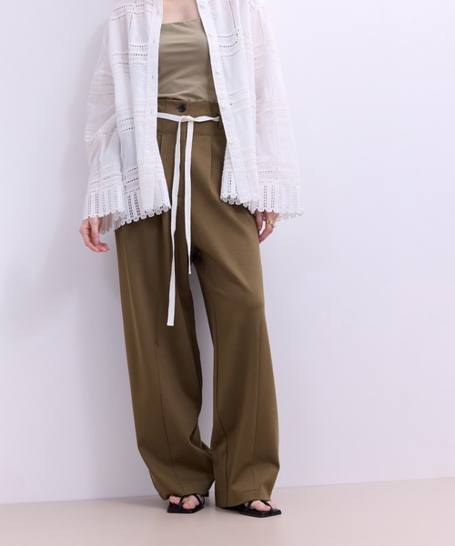 ADAM ET ROPE'（アダムエロペ）の「【WEB限定】ハイウエストカーブパンツ（その他パンツ・レディース・オフホワイト/ブラック/キャメル・34/36/38）」の17枚目の写真