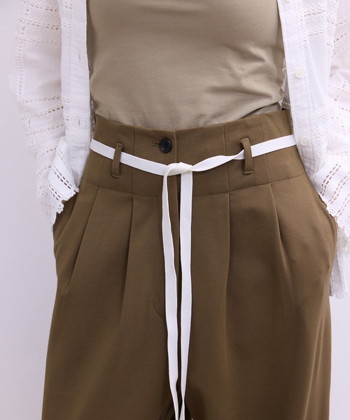 ADAM ET ROPE'（アダムエロペ）の「【WEB限定】ハイウエストカーブパンツ（その他パンツ・レディース・オフホワイト/ブラック/キャメル・34/36/38）」の19枚目の写真