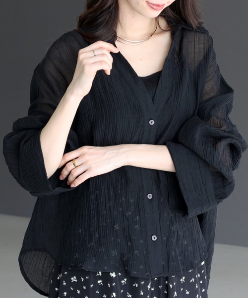 Aletta vita(アレッタビータ)の「シワ加工スキッパー前開きシャツ(シャツ/ブラウス・レディース・ブラック/オフホワイト・M)」の2枚目の写真