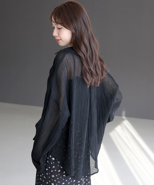 Aletta vita(アレッタビータ)の「シワ加工スキッパー前開きシャツ(シャツ/ブラウス・レディース・ブラック/オフホワイト・M)」の14枚目の写真