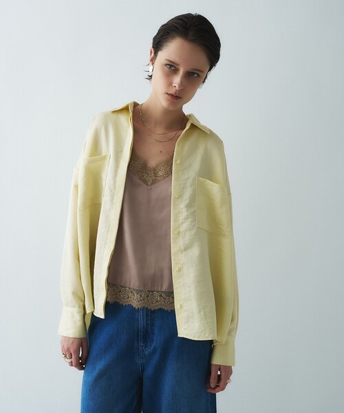 cloenc（クロエンス）の「【手洗い可】サテンスキッパーシャツ（シャツ/ブラウス・レディース・ライトイエロー系/ホワイト/ネイビー/ライトベージュ・02/01）」の4枚目の写真