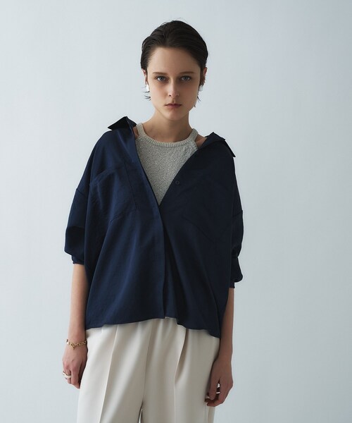 cloenc（クロエンス）の「【手洗い可】サテンスキッパーシャツ（シャツ/ブラウス・レディース・ライトイエロー系/ホワイト/ネイビー/ライトベージュ・02/01）」の3枚目の写真