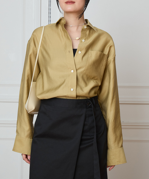 IENA LA BOUCLE（イエナラブークル）の「IENA LA BOUCLE コットンサテンシャツ（シャツ/ブラウス・レディース・ベージュ/ブラウン/アイボリー・FREE）」の3枚目の写真