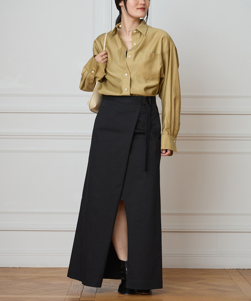 IENA LA BOUCLE（イエナラブークル）の「IENA LA BOUCLE コットンサテンシャツ（シャツ/ブラウス・レディース・ベージュ/ブラウン/アイボリー・FREE）」の4枚目の写真