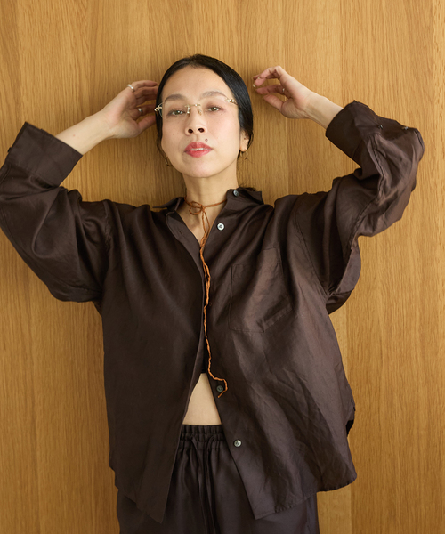 IENA LA BOUCLE（イエナラブークル）の「IENA LA BOUCLE コットンサテンシャツ（シャツ/ブラウス・レディース・ベージュ/ブラウン/アイボリー・FREE）」の15枚目の写真