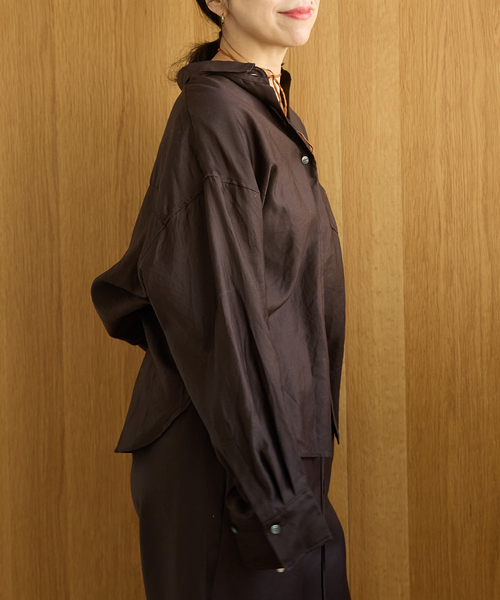 IENA LA BOUCLE（イエナラブークル）の「IENA LA BOUCLE コットンサテンシャツ（シャツ/ブラウス・レディース・ベージュ/ブラウン/アイボリー・FREE）」の18枚目の写真