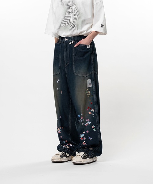 Maison MIHARA YASUHIRO(メゾンミハラヤスヒロ)の「【MIHARAYASUHIRO/ミハラヤスヒロ】BAKER JEANS w STICKER(デニムパンツ・メンズ・ブラック/インディゴブルー・46/44/48)」の1枚目の写真