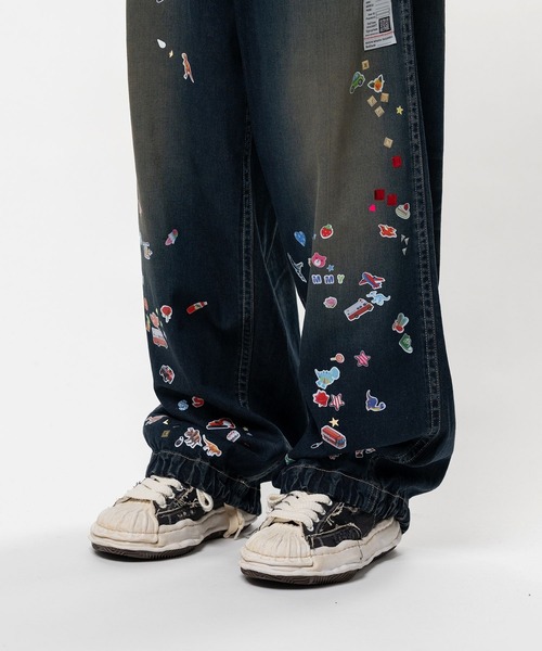 Maison MIHARA YASUHIRO(メゾンミハラヤスヒロ)の「【MIHARAYASUHIRO/ミハラヤスヒロ】BAKER JEANS w STICKER(デニムパンツ・メンズ・ブラック/インディゴブルー・46/44/48)」の10枚目の写真